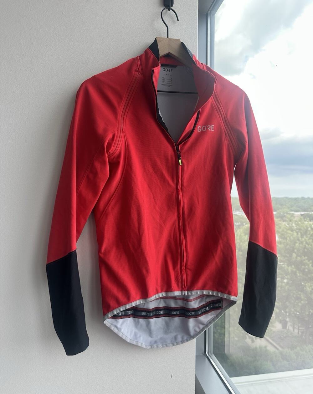 GORE Windstopper Men's Cycling Jacket Red/Black M Full Zip Pockets LS